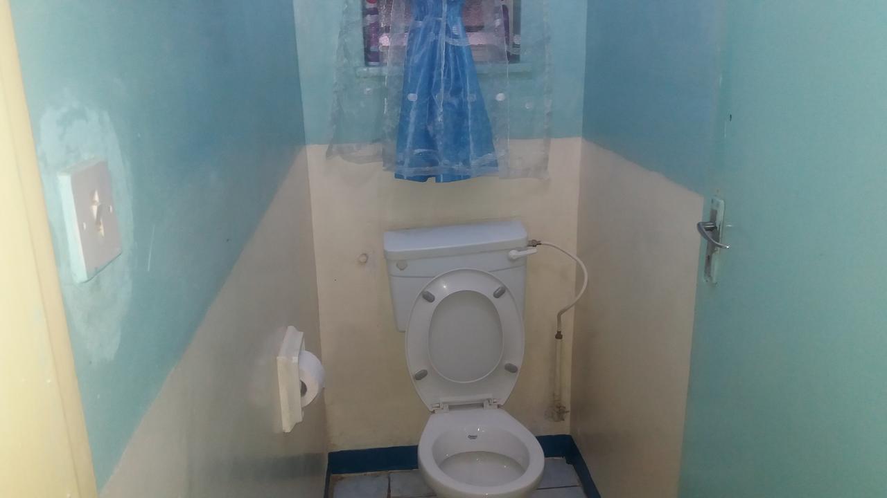 A Pousada Kumunzi Backpackers Lusaka Exterior foto