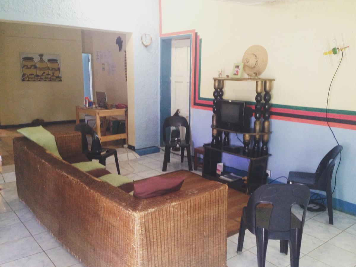 A Pousada Kumunzi Backpackers Lusaka Exterior foto